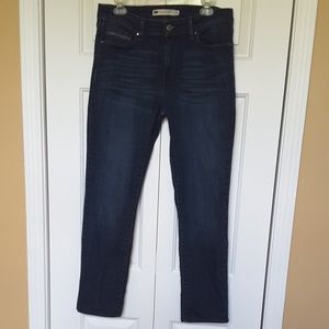Levi's mid-rise skinny jeans